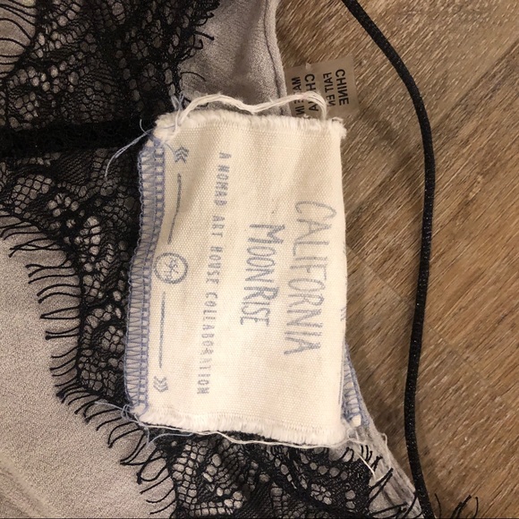 Grey lace top ✨ - Picture 4 of 5